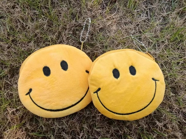6Pcs Smile Face Emoji Coin Purse Zipper Pouch 6Pcs Smile Face Emoji Coin Purse Zipper Pouch
