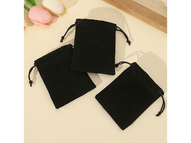 100Pcs Black Velvet Drawstring Gift Jewelry Pouches 7x5cm 100Pcs Black Velvet Drawstring Gift Jewelry Pouches 7x5cm
