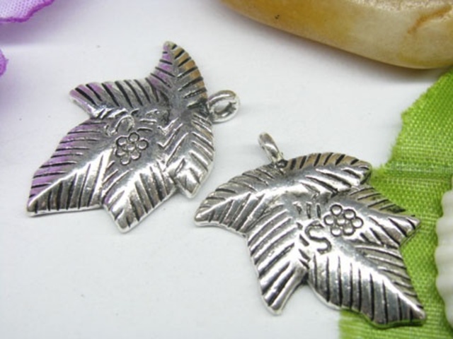 20pcs Metal Beatiful Leaf Charms yw-ac-mc38 20pcs Metal Beatiful Leaf Charms yw-ac-mc38